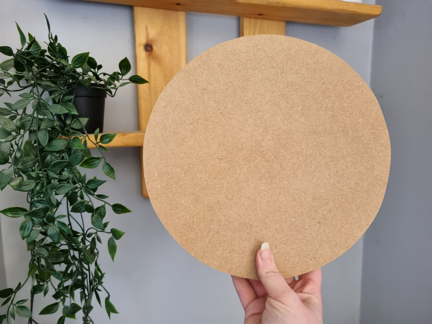 18mm MDF Circle - Various Sizes *Craft Blank*